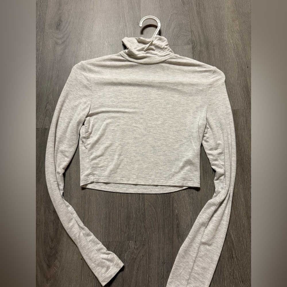 Turtleneck long sleeve top